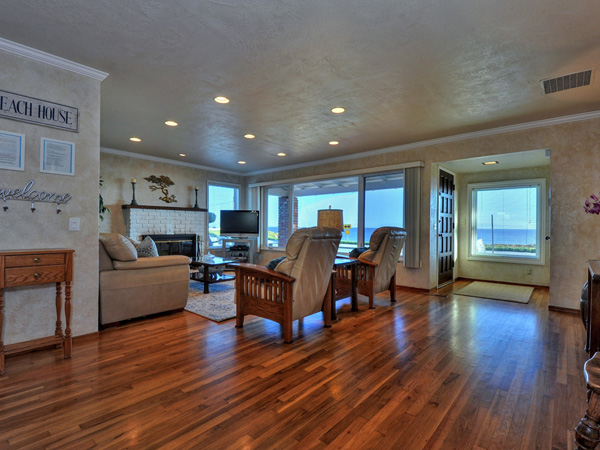 Santa Cruz Vacation Rental - 1600 West Cliff - Wonderful ocean views from the living room